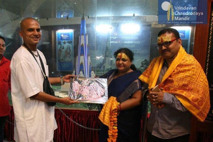 Smt. Anupma Jaiswal’s visit to Vrindavan Chandrodaya Mandir on Akshaya Tritiya
